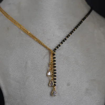 HK0325 Black Beads & Plain Chain Centerd with 3 drops - Image 1
